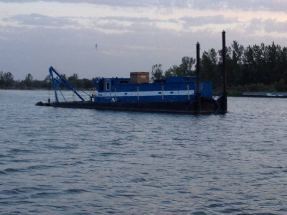 2008_clean_up1/Dredging.jpg